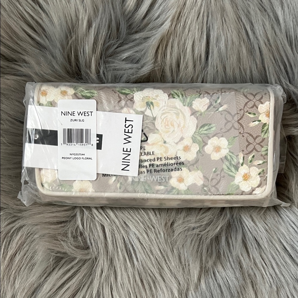 NWT Nine West Cream and Green Floral Peony Logo Wallet